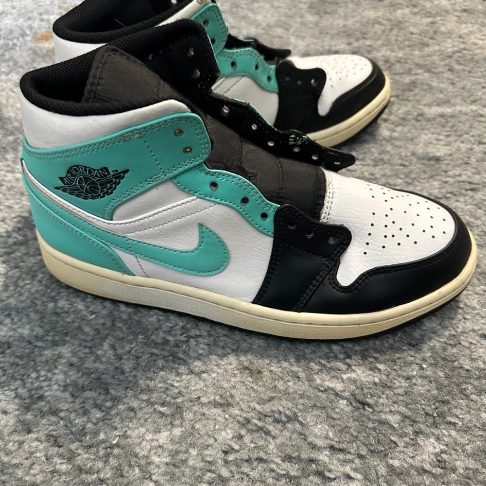 Nike Air Jordan Retro High in Teal and Black